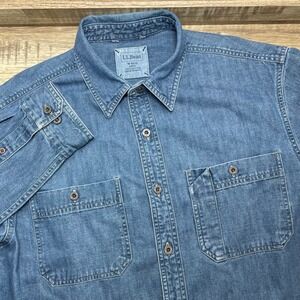 LL Bean Mens Medium Blue Heavy Denim Button Work Shirt Pockets Cotton Chambray